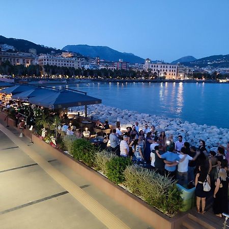 La Suite Del Corso Salerno Bagian luar foto