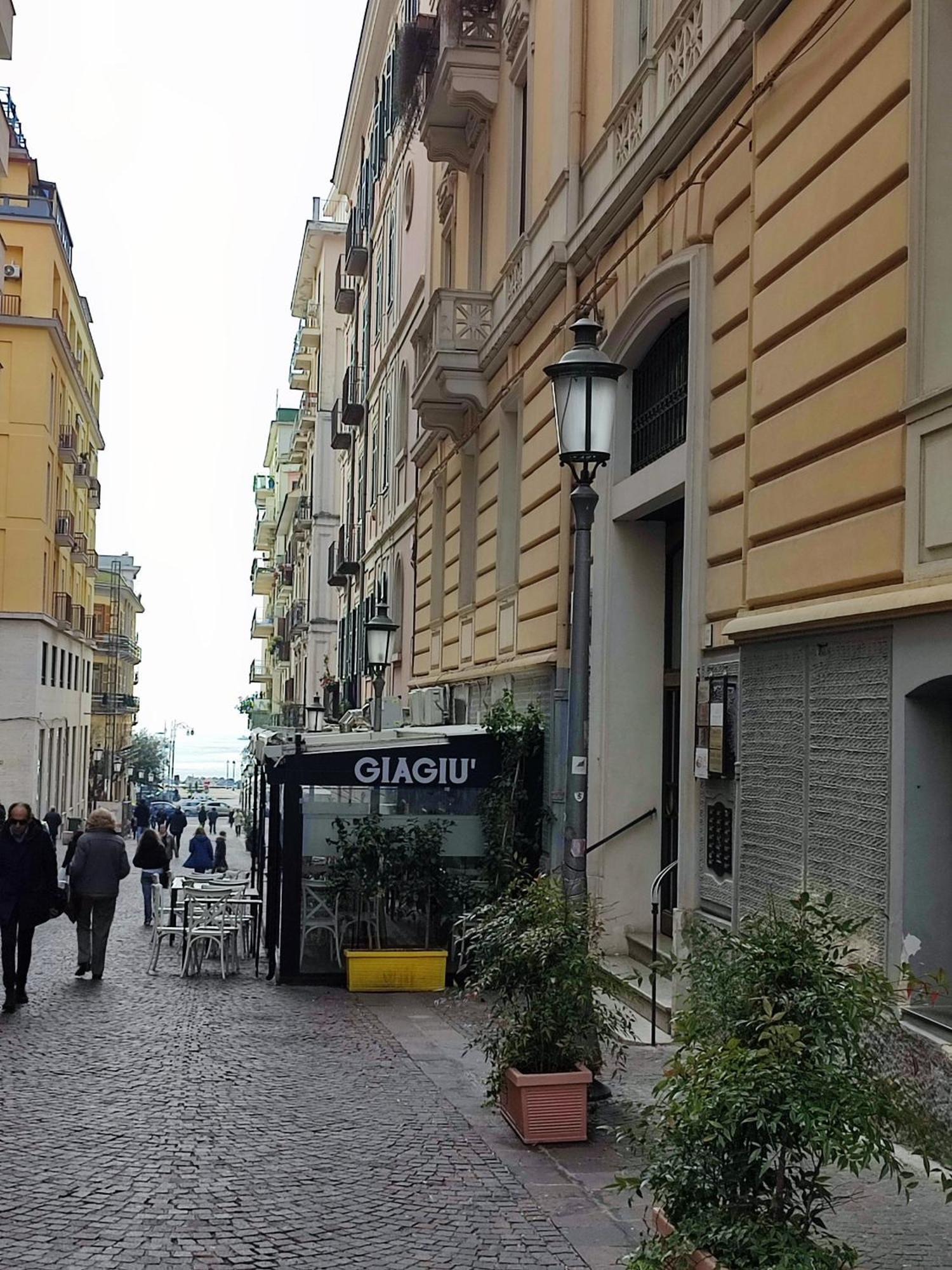 La Suite Del Corso Salerno Bagian luar foto